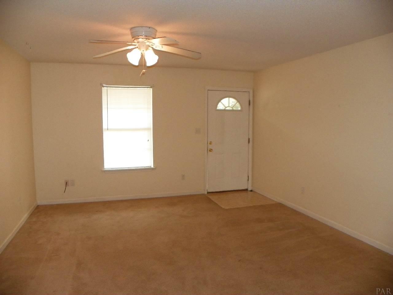 6859 ROUNDUP LN, Milton, FL 32570