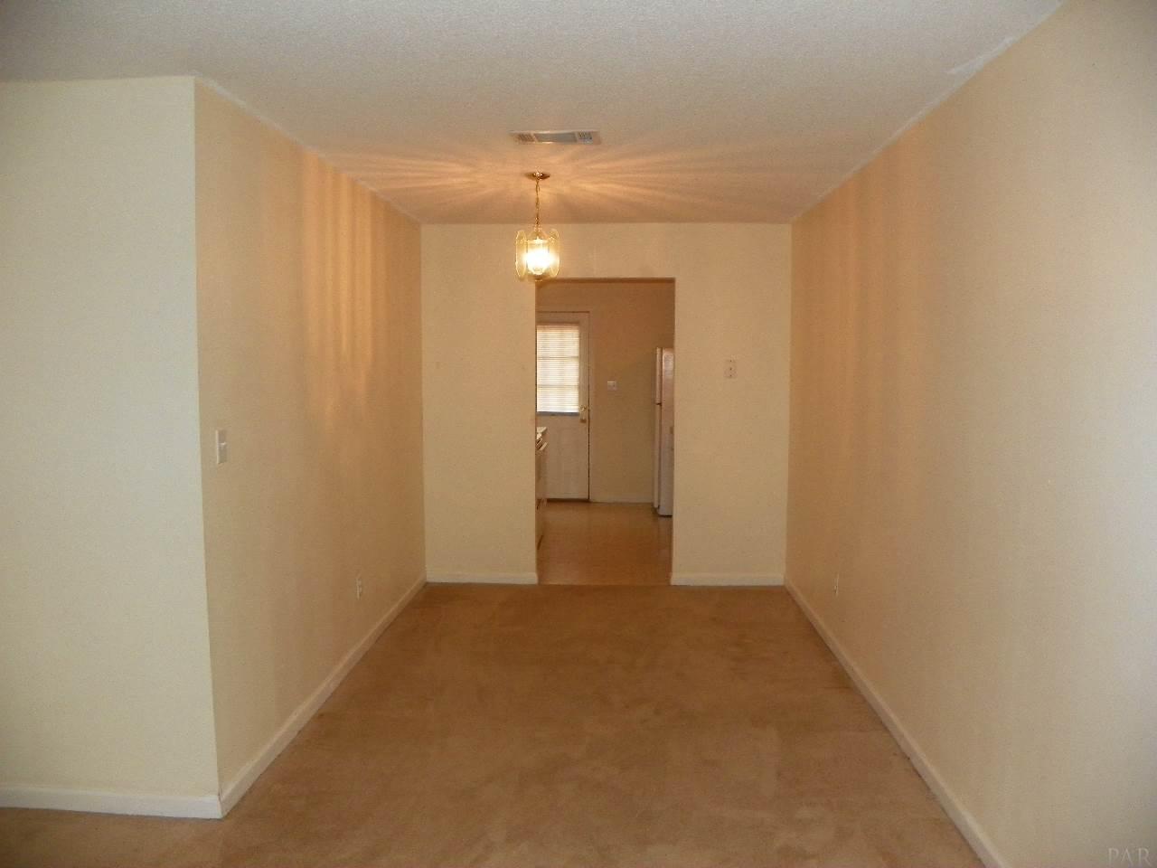 6859 ROUNDUP LN, Milton, FL 32570