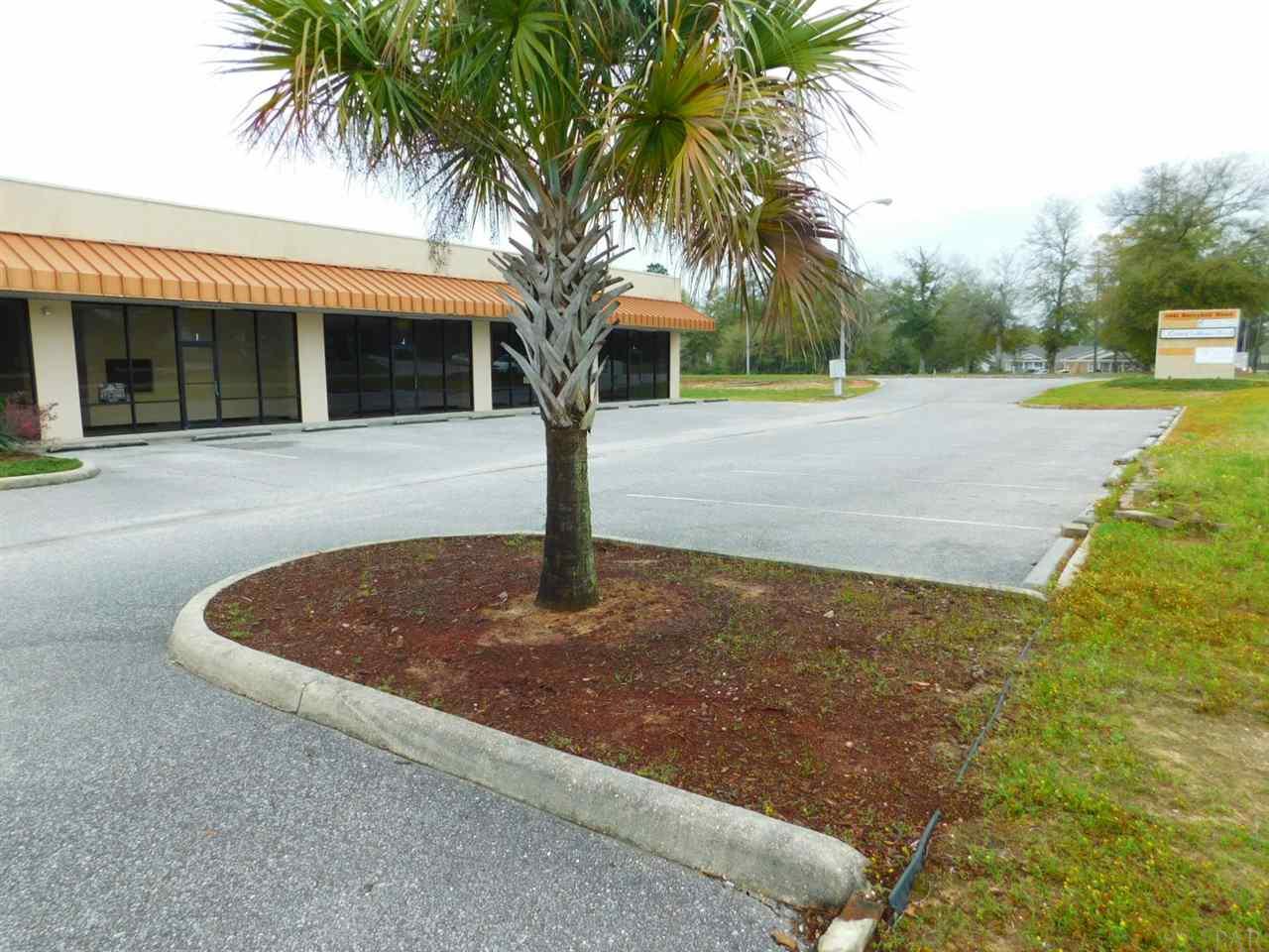 5941 BERRYHILL RD, Milton, FL 32570