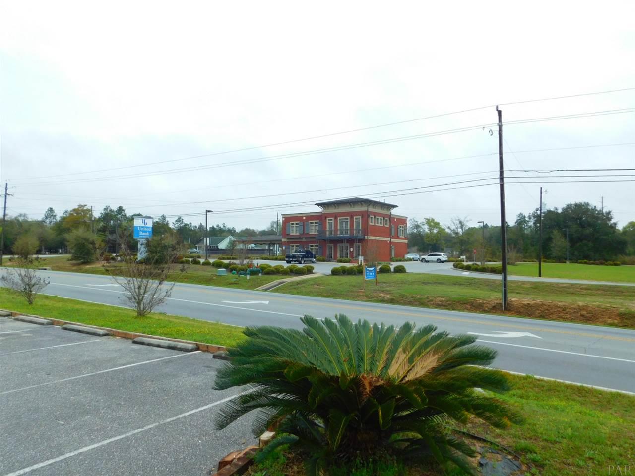 5941 BERRYHILL RD, Milton, FL 32570