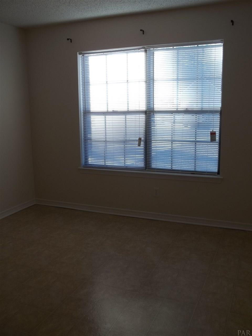 6569 IMPERIAL DR, Milton, FL 32570