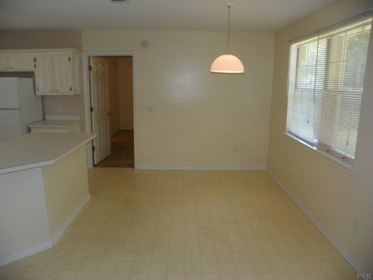 6647 RIDGE CREST DR, Milton, FL 32570