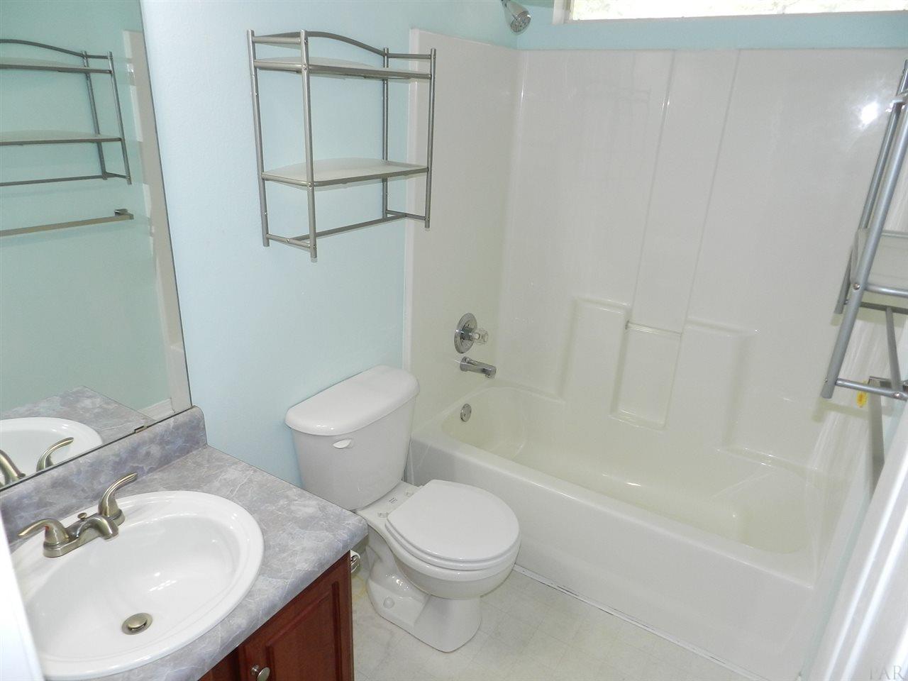 6607 WOODBURY FOREST DR, Milton, FL 32570
