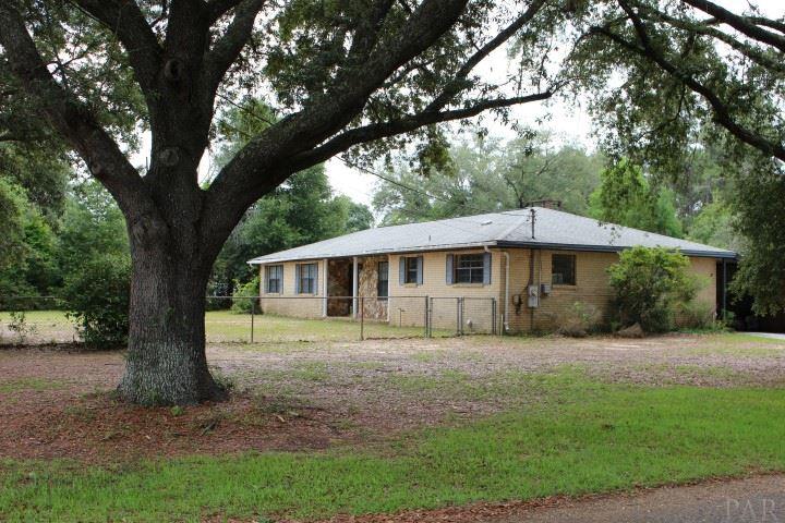 6151 Cherokee Rd, Milton, FL 32570