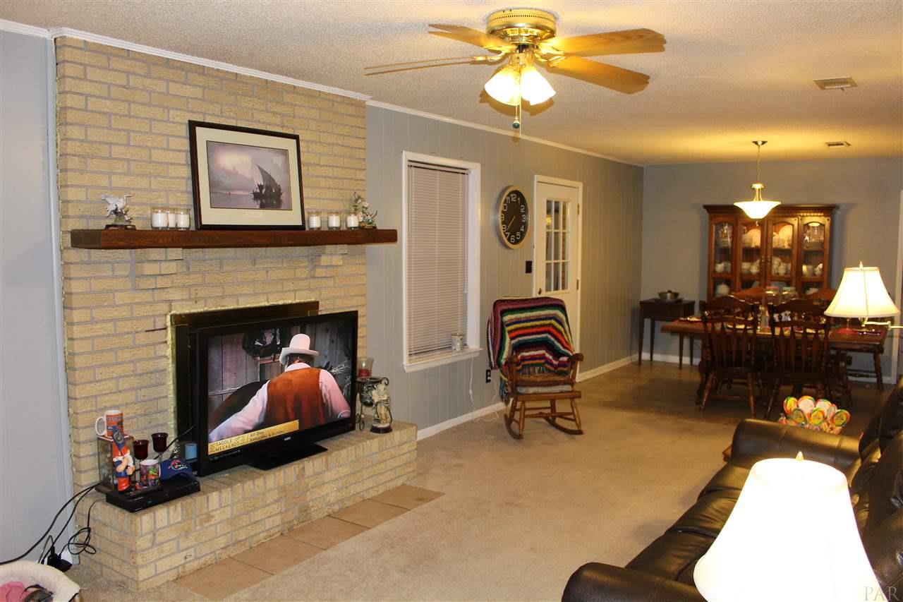 6151 Cherokee Rd, Milton, FL 32570