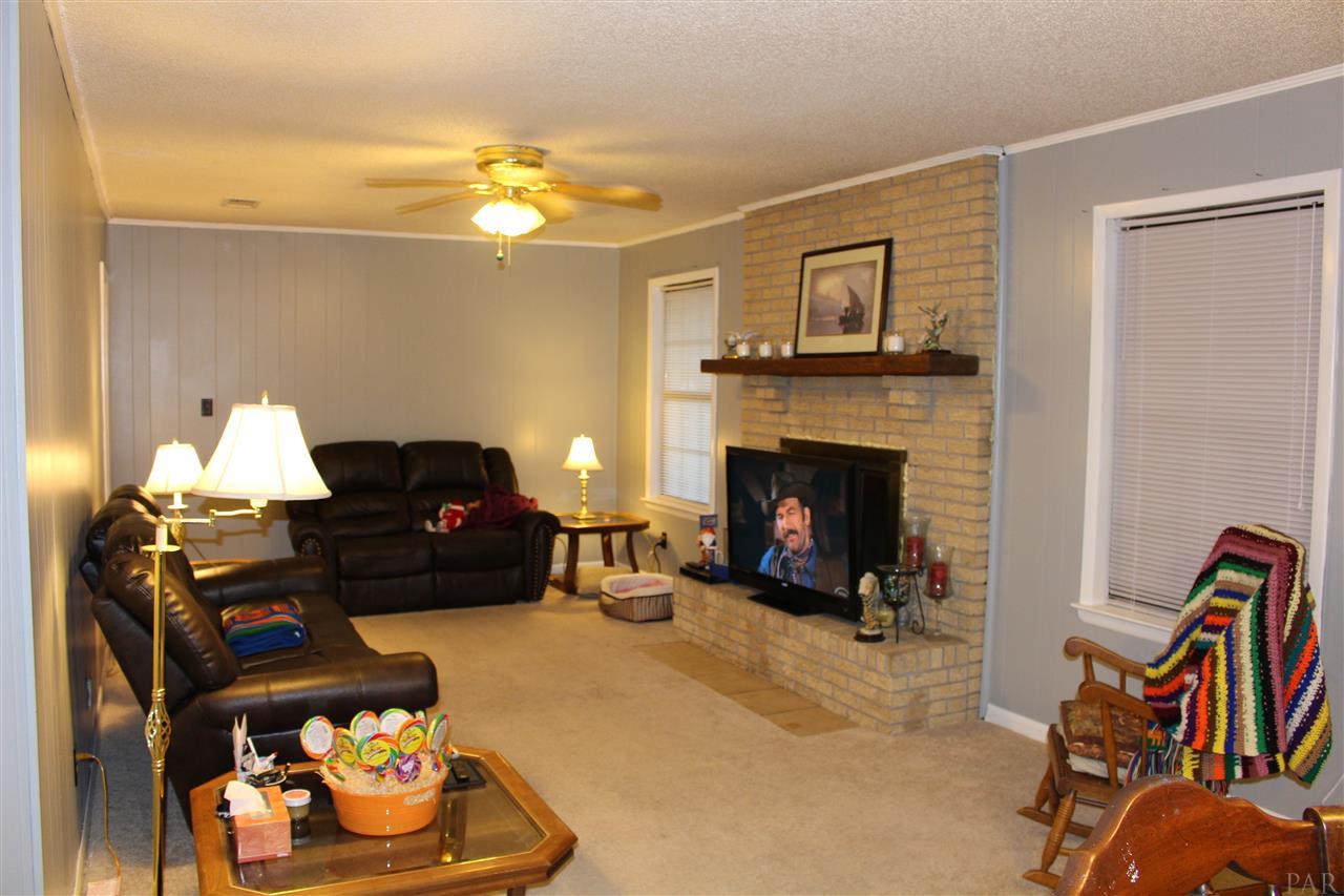 6151 Cherokee Rd, Milton, FL 32570
