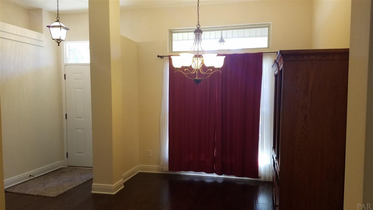 5668 TUCKER CIR, Pace, FL 32571
