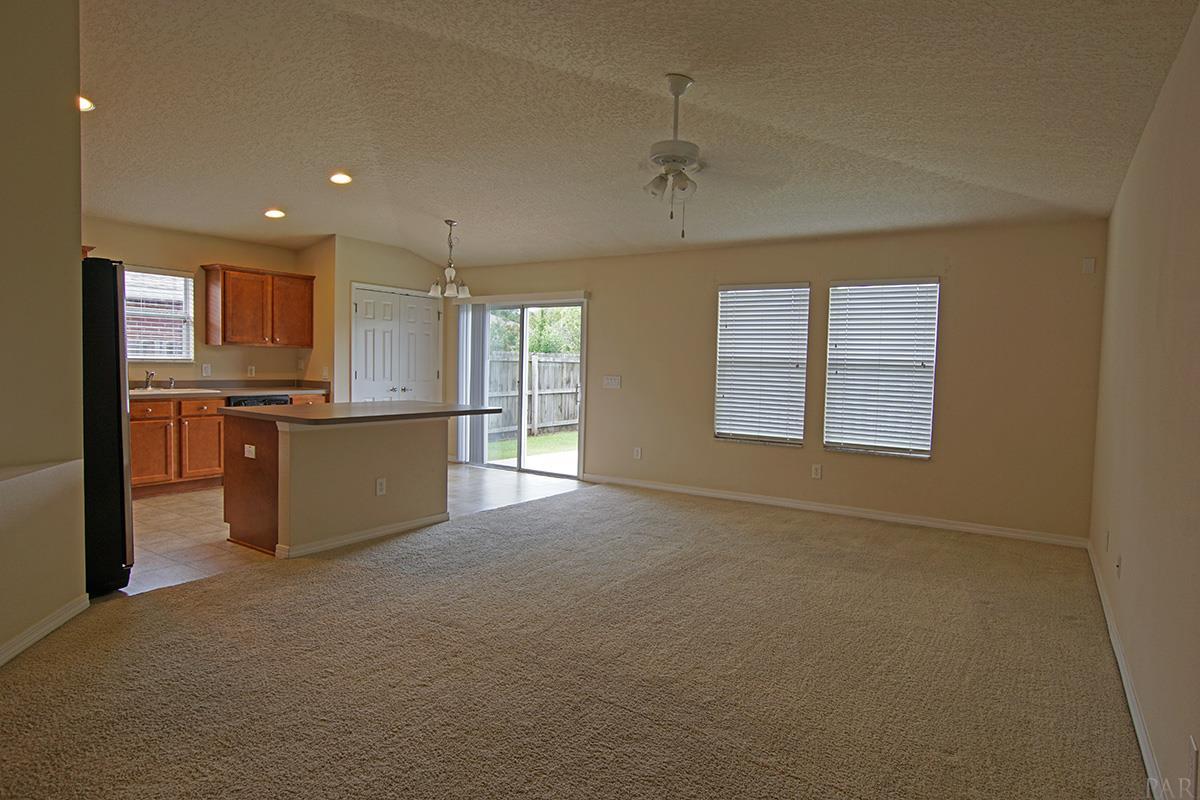 4761 HILARITA CIR, Pace, FL 32571