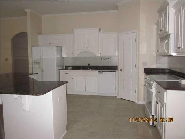 2906 GREYSTONE DR, Pace, FL 32571