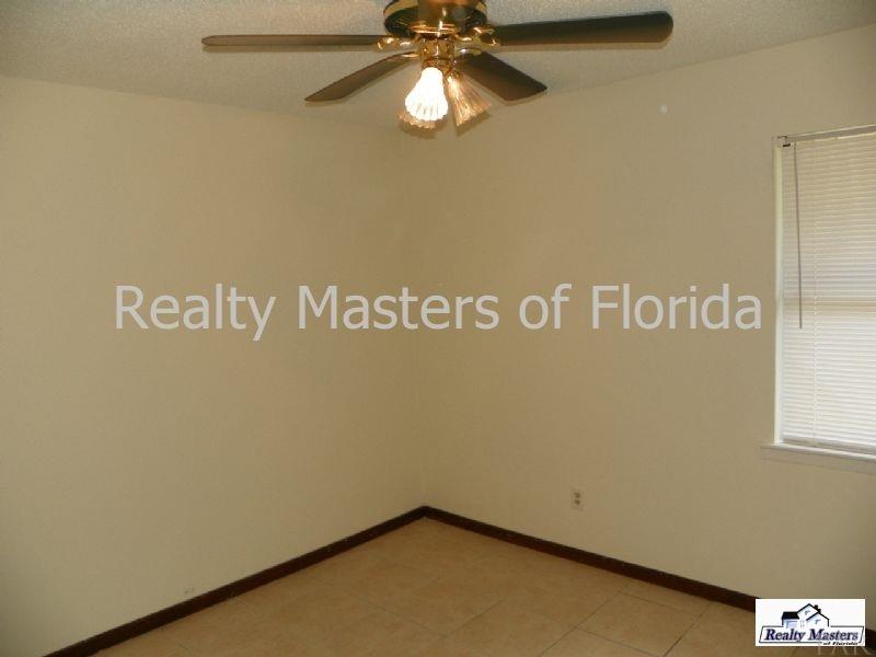 4964 W SPENCER FIELD RD, Pace, FL 32571