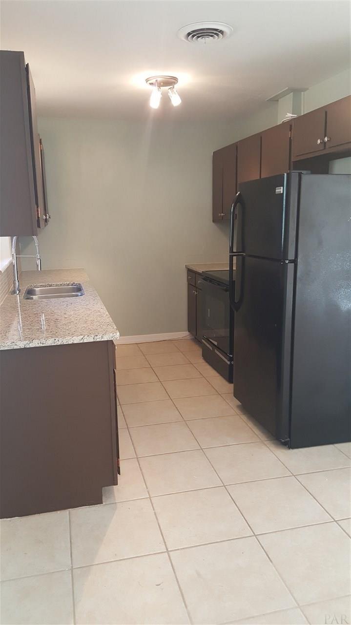 5225 MOORE LN, Milton, FL 32571