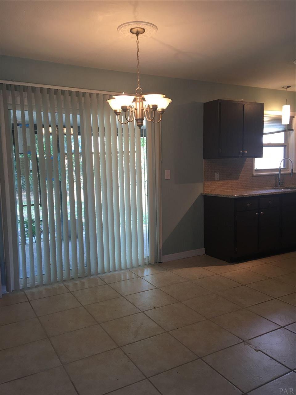 5225 MOORE LN, Milton, FL 32571