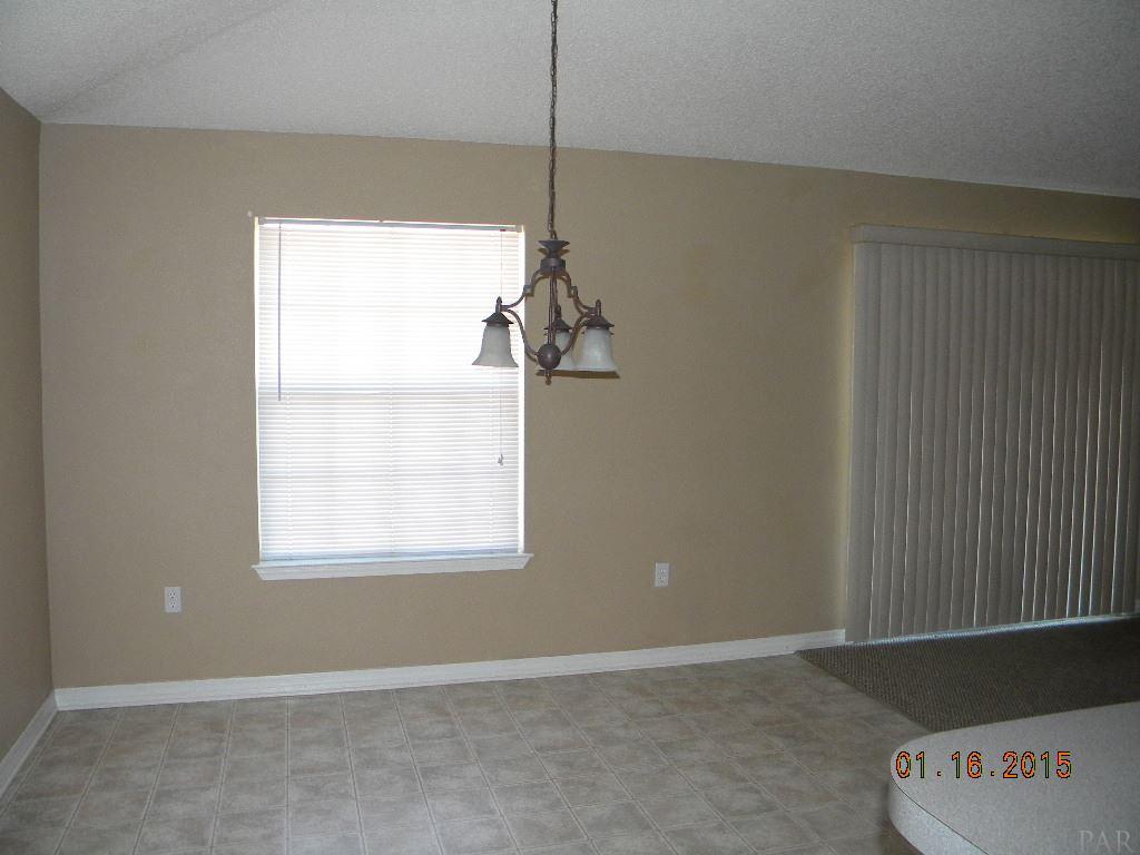5162 BROOKSIDE DR, Pace, FL 32571