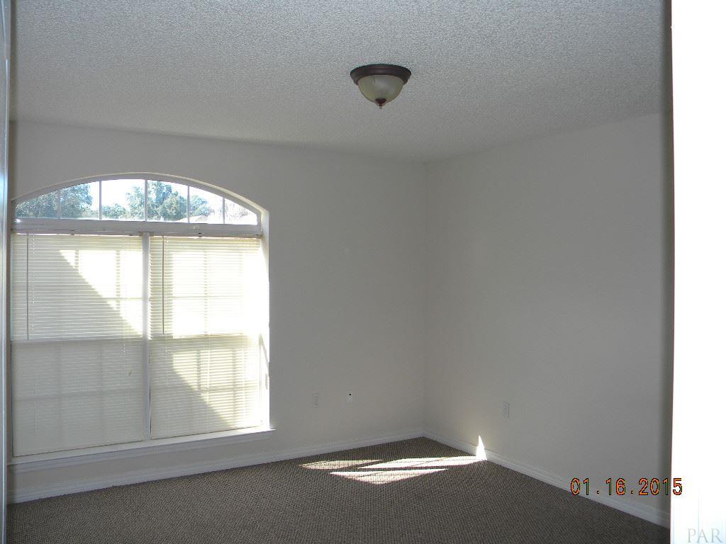 5162 BROOKSIDE DR, Pace, FL 32571