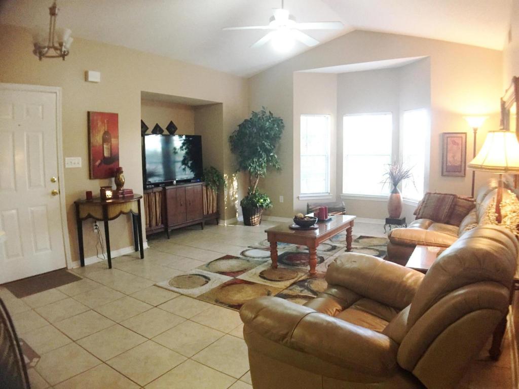 1501 N Partin Drive, Niceville, FL 32578