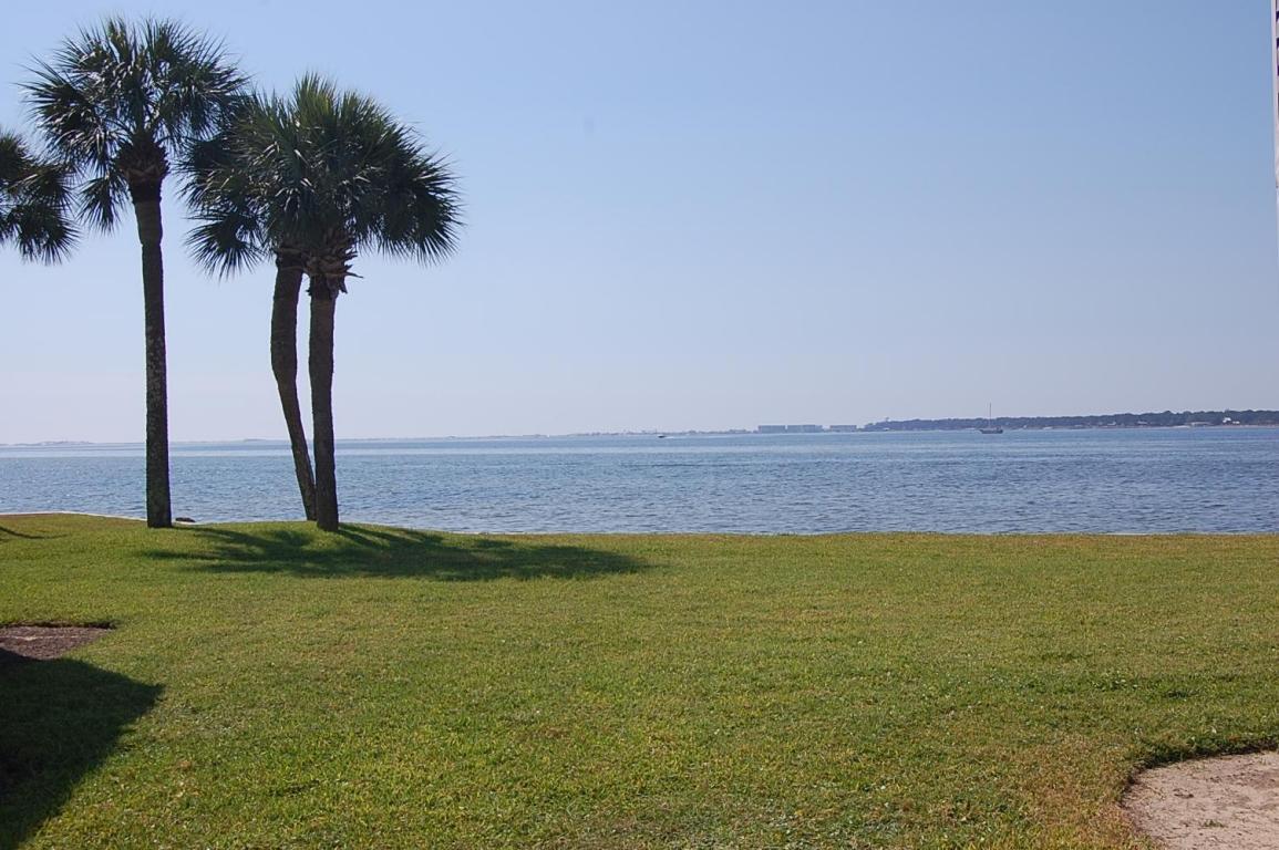 101 Old Ferry Road, Shalimar, FL 32579