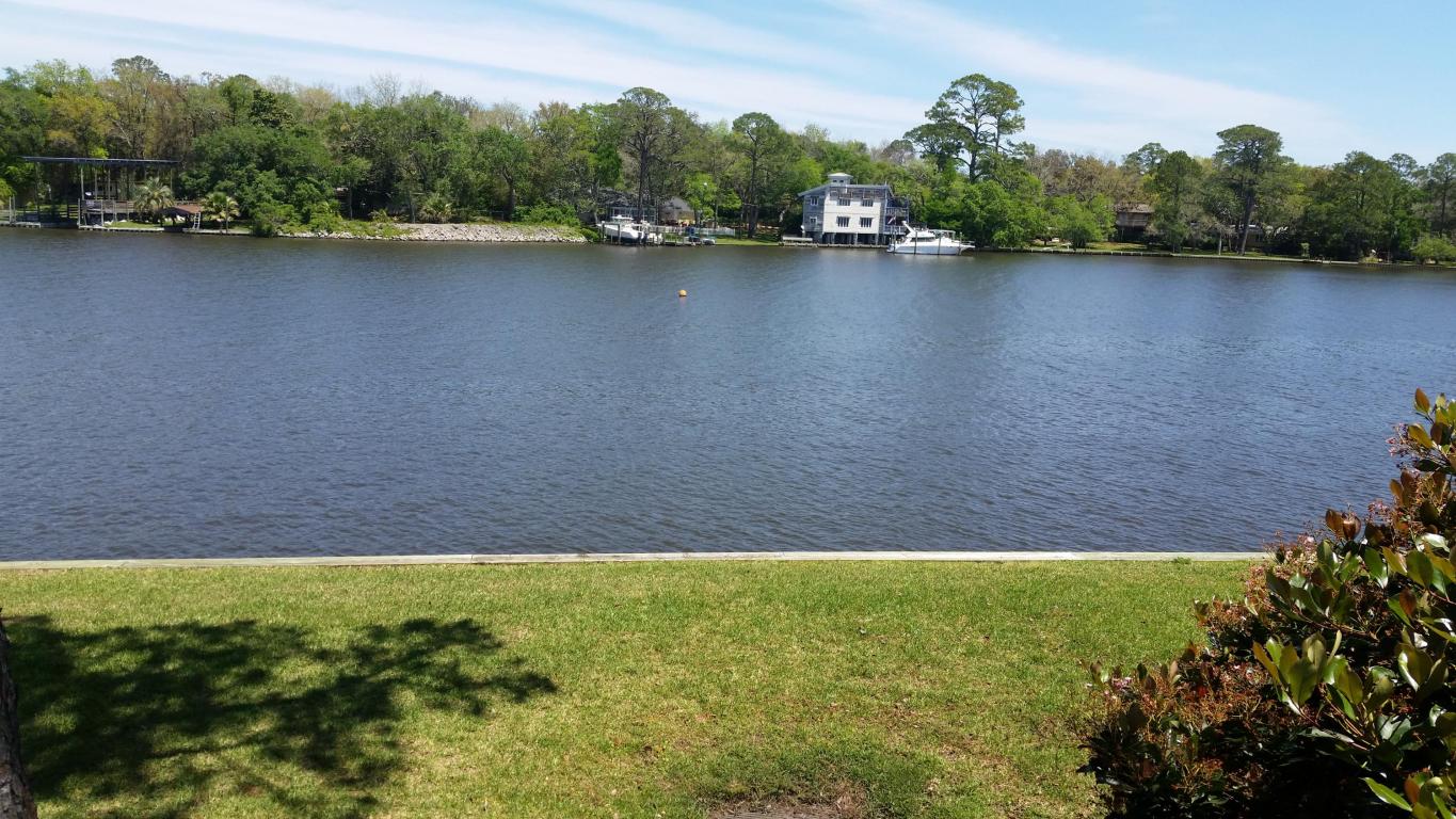 101 Old Ferry Rd, Shalimar, FL 32579