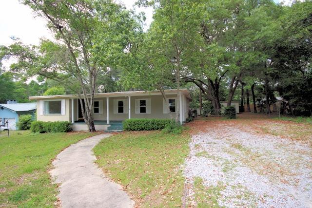 324 Hillcrest Ave, Valparaiso, FL 32580