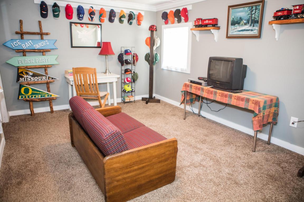 328 WASHINGTON Ave, Valparaiso, FL 32580