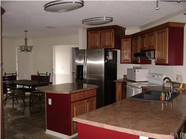 5864 WESTMONT RD, Milton, FL 32583