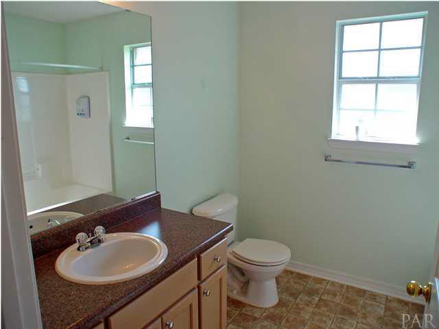 6940 HARDWOOD CT, Milton, FL 32583