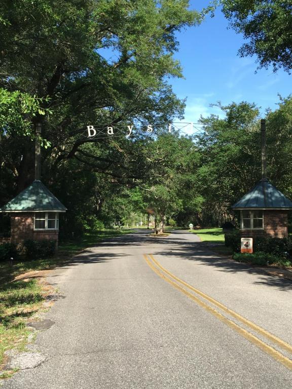 4644 BAYSIDE Drive, Milton, FL 32583