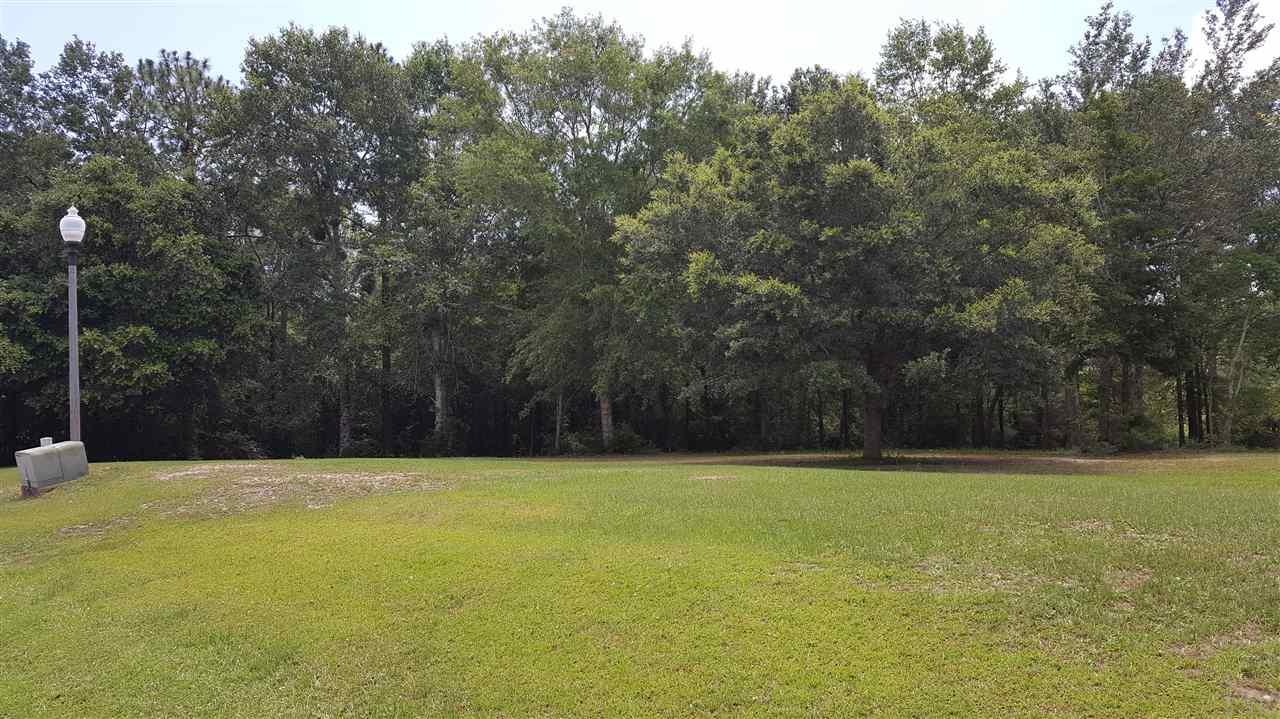 5877-5885 MOORS OAKS DR, Milton, FL 32583