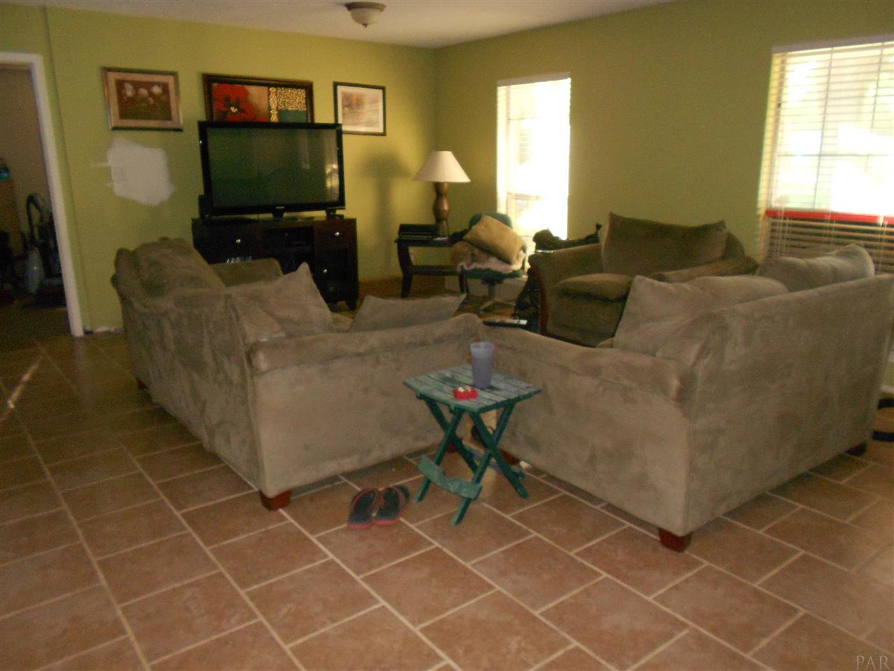 5799 CACTUS DR, Milton, FL 32583