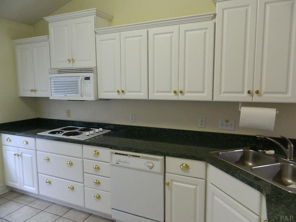 3833 WINDSOR CASTLE BLVD, Milton, FL 32583