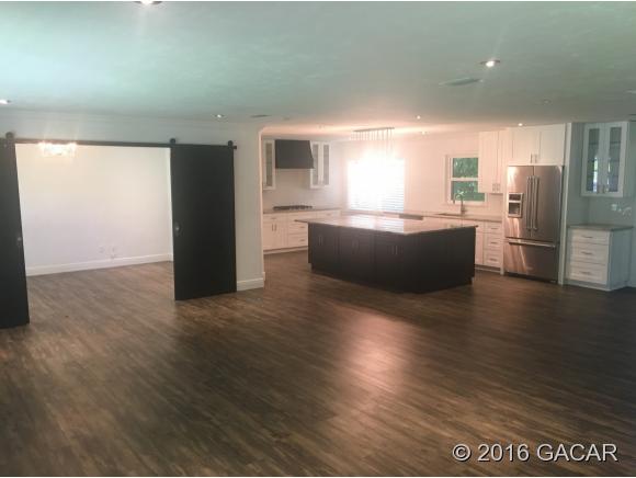 2821 Northwest 4th Lane, Gainesville, FL 32607