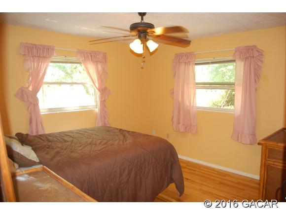 704 Northeast 156th Avenue, Gainesville, FL 32609