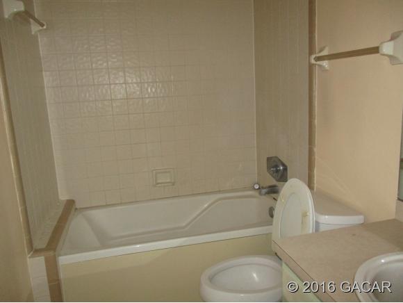 6400 Northwest 106th Place, Alachua, FL 32615