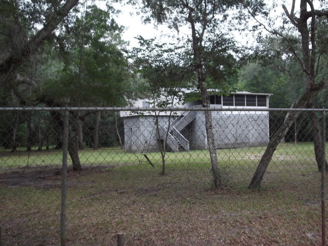 7639 6th St, Bell, FL 32619