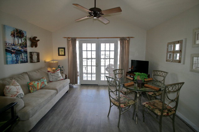 550 1st St, Cedar Key, FL 32625