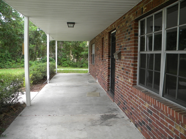 716 1st St, Chiefland, FL 32626