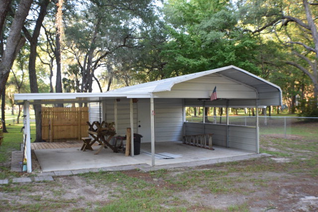 9361 110th St, Chiefland, FL 32626