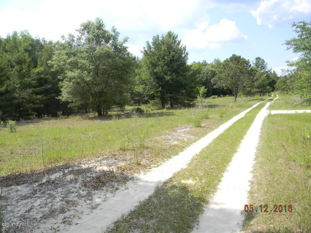 000 KOA RD, Hawthorne, FL 32640