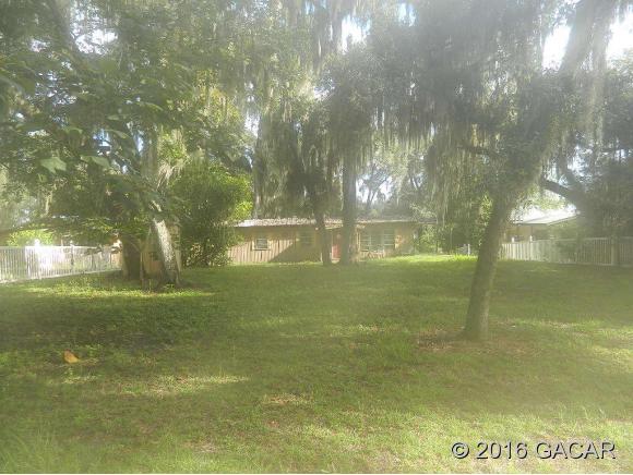 106 Little Orange Lake Drive, Hawthorne, FL 32640