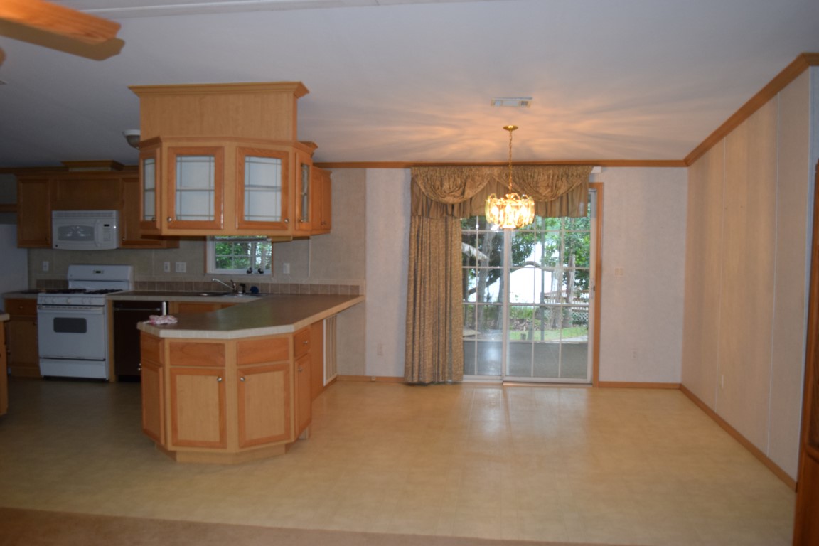 313 Riley Lake Dr., Hawthorne, FL 32640