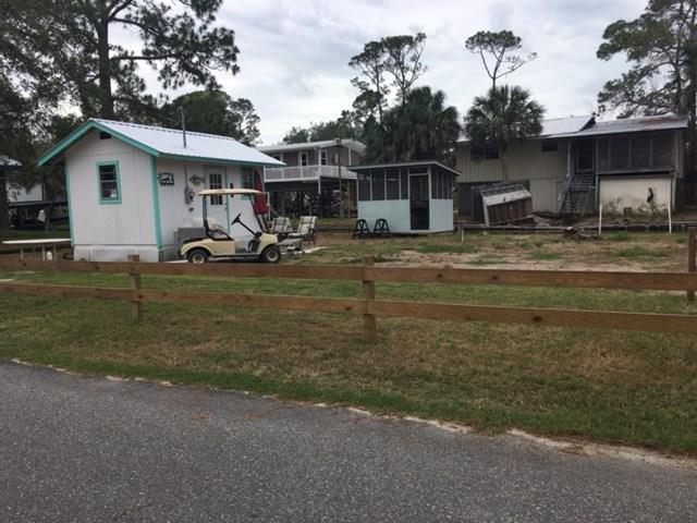 30 6th Ave, Horseshoe Beach, FL 32648