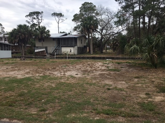 30 6th Ave, Horseshoe Beach, FL 32648