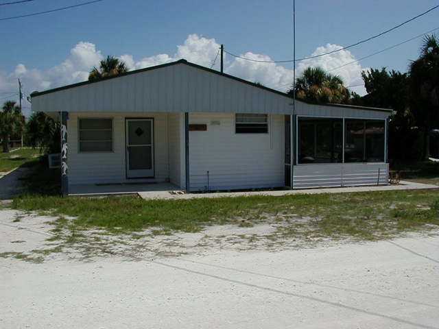 34 11th Ave, Horseshoe Beach, FL 32648