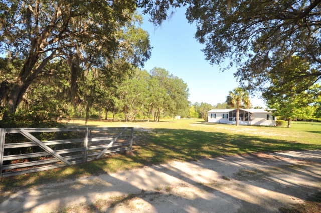 271 659th St, Horseshoe Beach, FL 32648