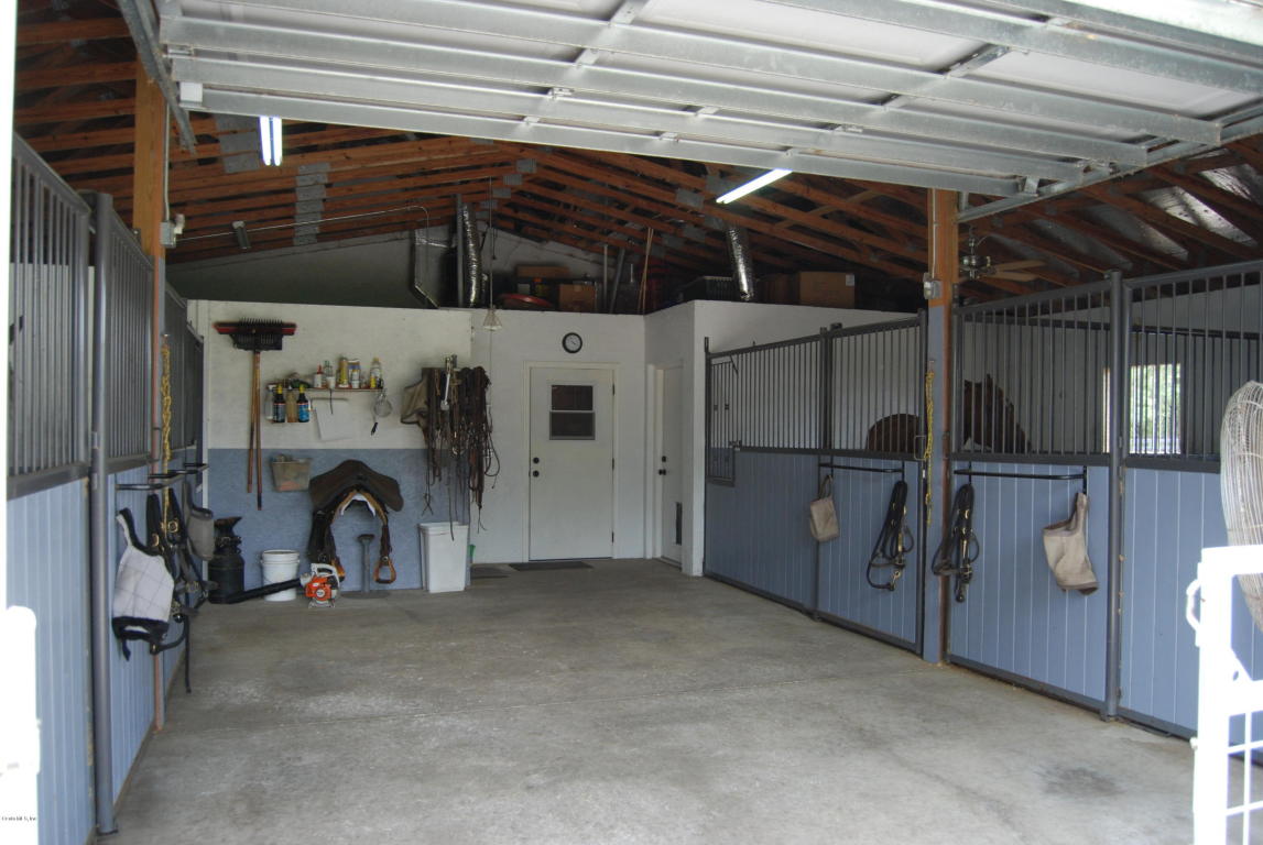 6490 SE 150 Avenue, Morriston, FL 32668