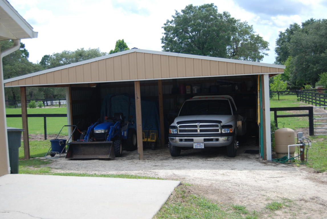 6490 SE 150 Avenue, Morriston, FL 32668