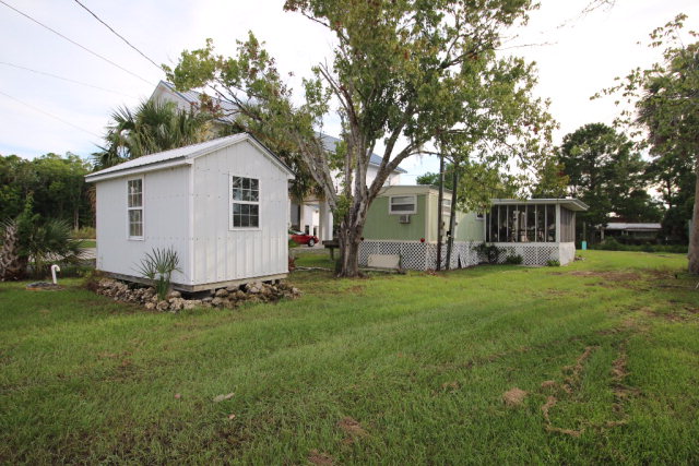 11 908th St, Suwannee, FL 32692