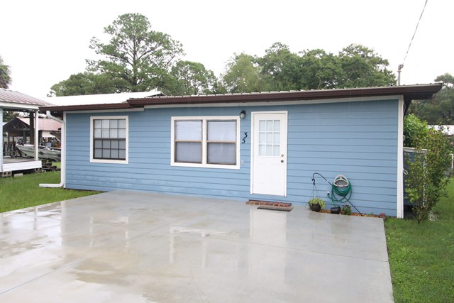 35 235th St, Suwannee, FL 32692