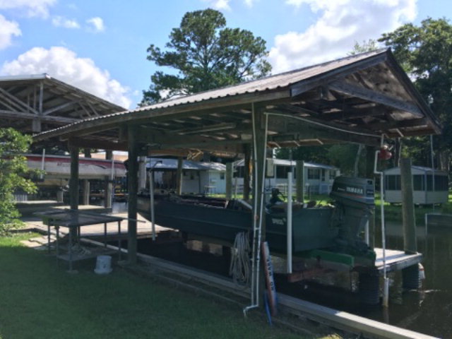 35 235th St, Suwannee, FL 32692
