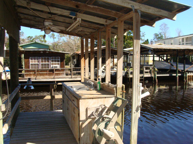 259 241st St, Suwannee, FL 32692