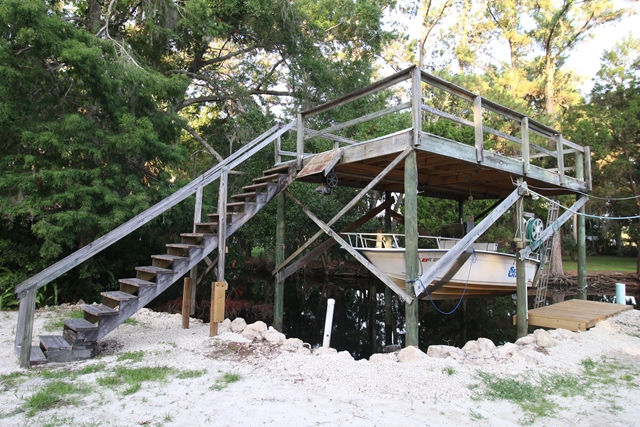 527 205th St, Suwannee, FL 32692